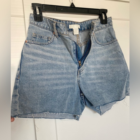 H&M High Waisted Jean Shorts - Picture 3 of 4